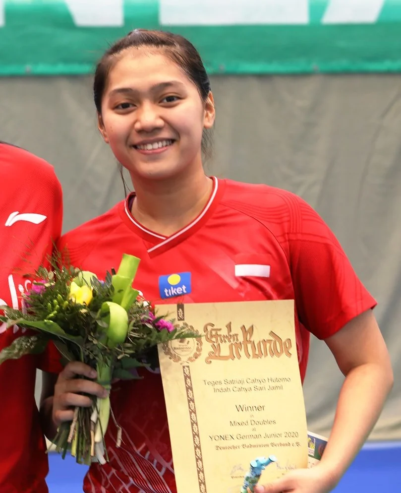 Junior badminton player Indah Cahya Sari Jamil competes at an international tournament.