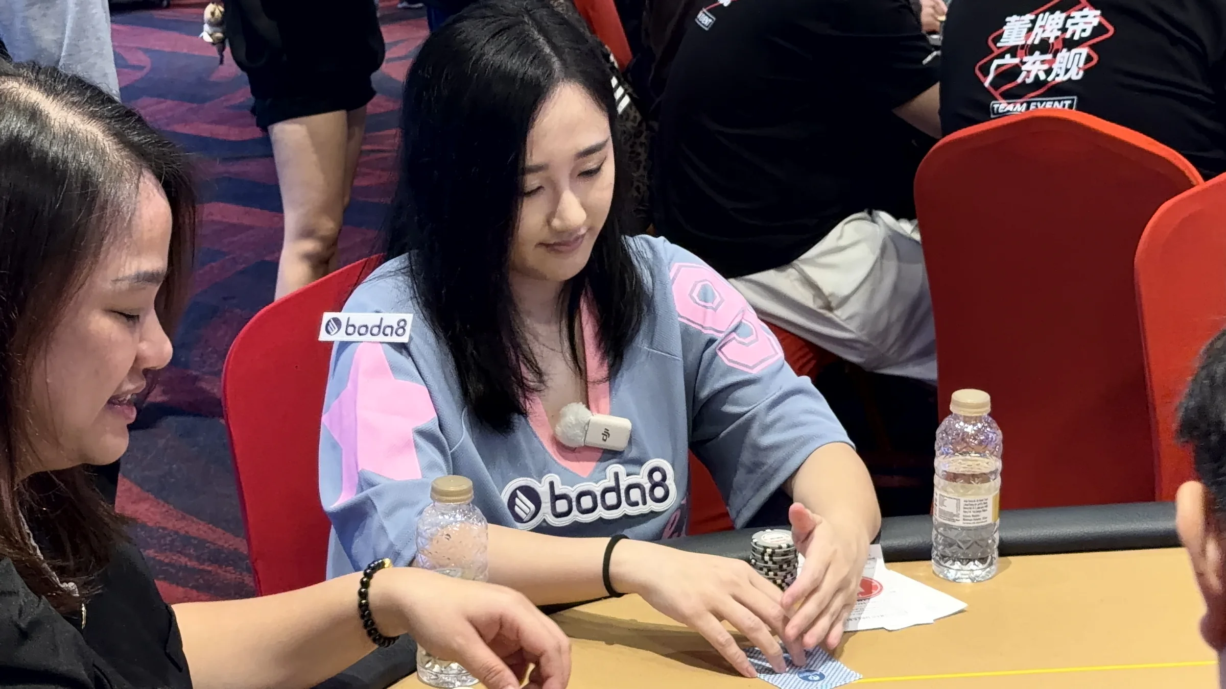 Yang Bao Bei taking part in the Poker Dream 26 programme.